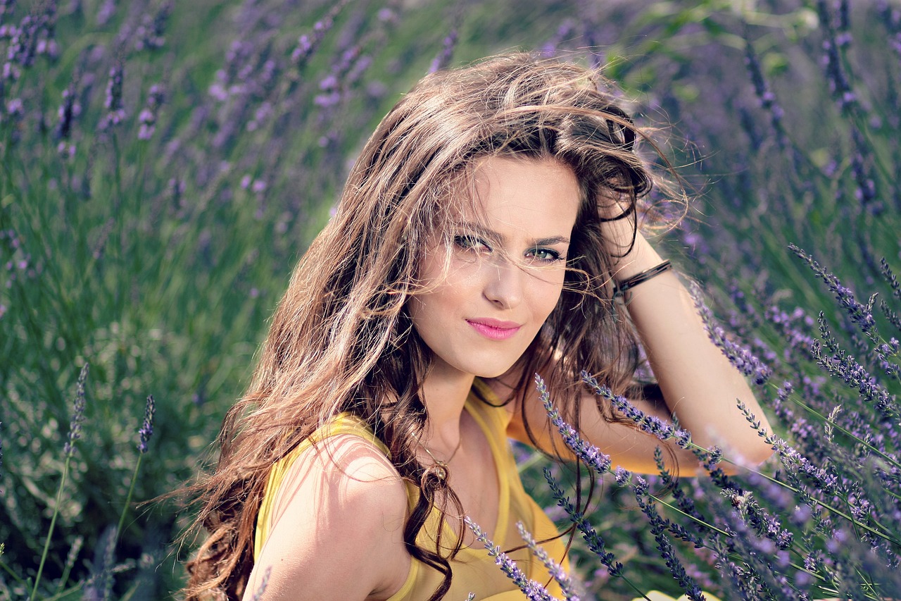 girl, lavenders, flowers-1472185.jpg